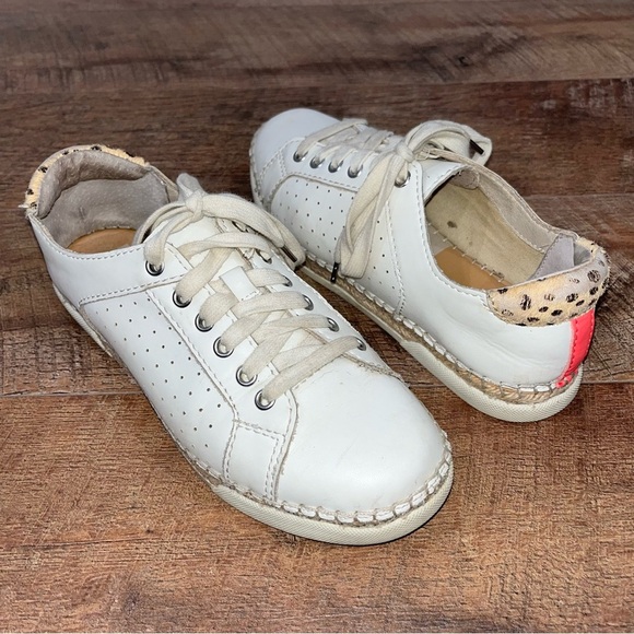 Dolce Vita Morris Sneakers - Picture 1 of 11